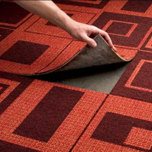 Как правильно уложить ковровую плитку на пол?